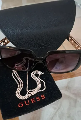 Occhiali da sole Guess donna neri e oro