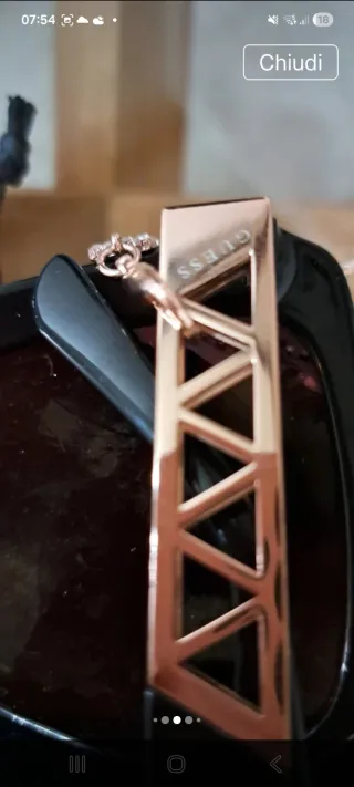 Occhiali da sole Guess donna neri e oro