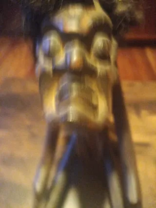 Figura de madera tribal