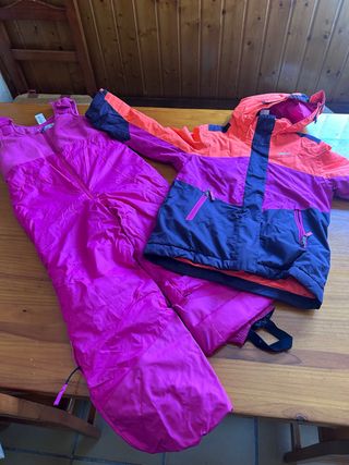 Traje de esquí para niña
