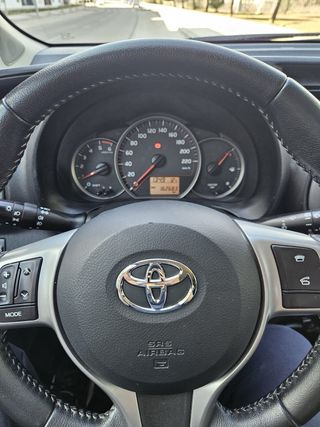 Toyota Yaris 2012