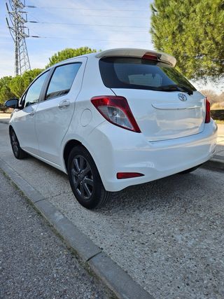 Toyota Yaris 2012