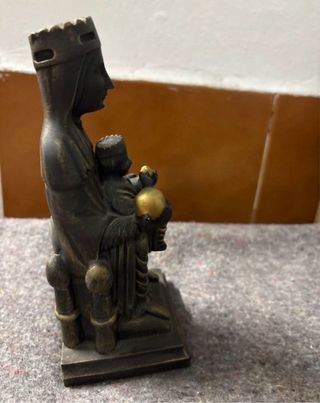Figura Virgen de Montserrat