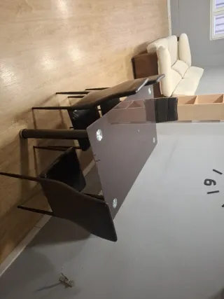 Mesa de cristal con 6 sillas