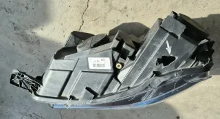 2 Faros Peugeot Partner 2022