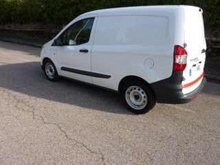 Ford Transit Courier 2019