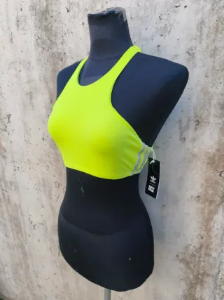 Top deportivo Adidas Ivy Park verde lima