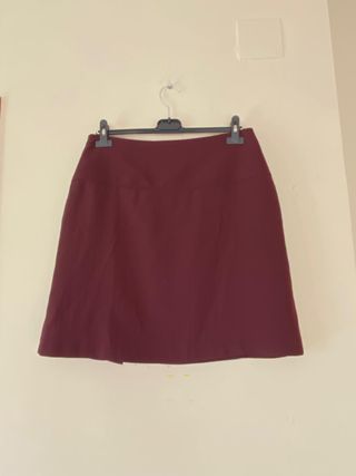 Falda Dandara color Burdeos