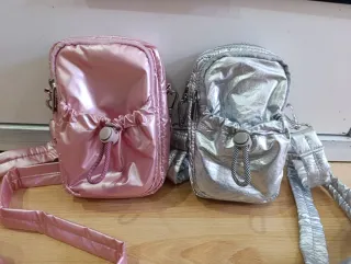 Bolsos juveniles rosa y plateado