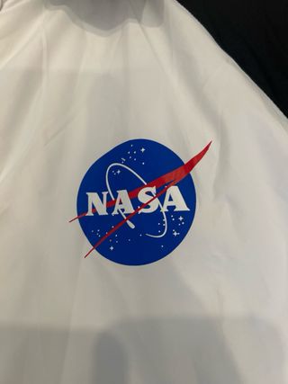 Chaqueta Vans NASA Blanca y Negra