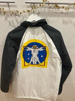Chaqueta Vans NASA Blanca y Negra