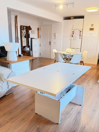 Mesa extensible comedor/salón. Variable en altura.