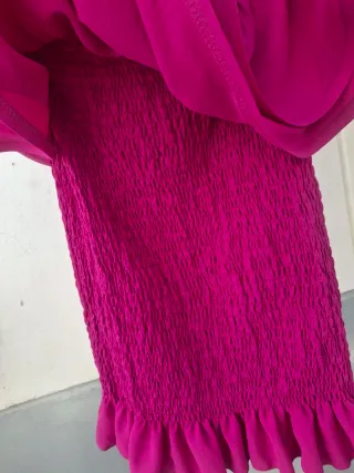 Top T U. Con etiquetas. Medidas en descripción