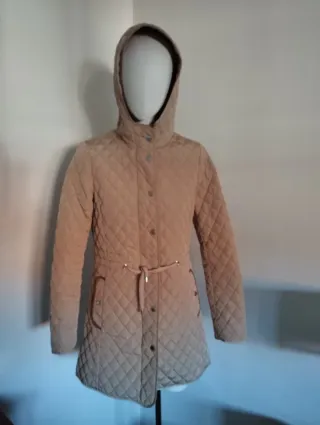 Anorak acolchado repelente al agua color beige