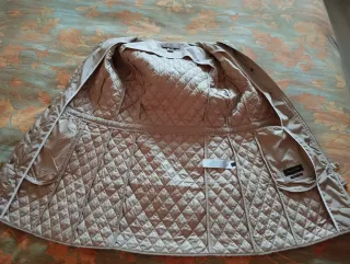 Anorak acolchado repelente al agua color beige