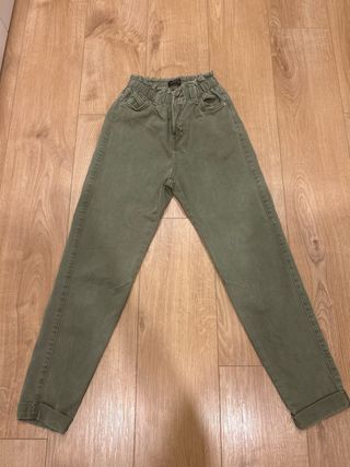 Pantalón Bershka tiro alto talla 34
