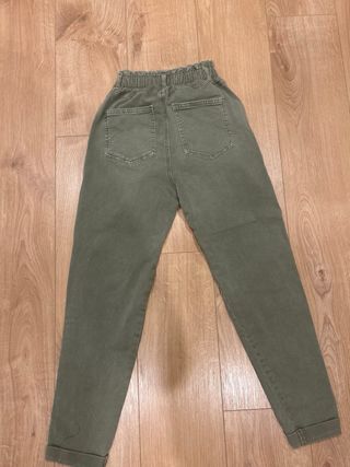 Pantalón Bershka tiro alto talla 34