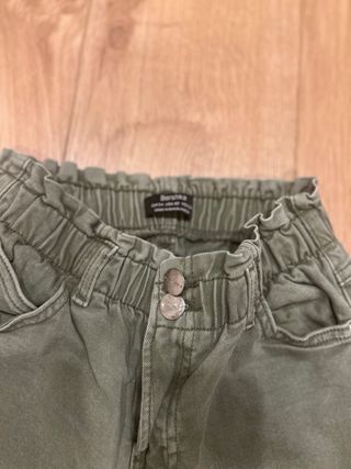 Pantalón Bershka tiro alto talla 34