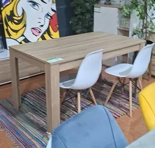 Mesa de comedor y 4 sillas