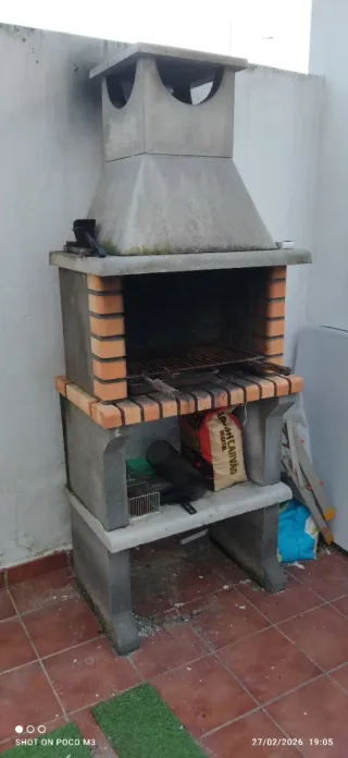 Barbacoa de obra ladrillo y piedra