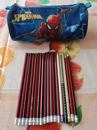 Astuccio Spiderman + 18 Matite