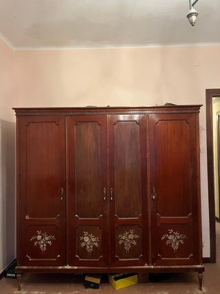 Armario antiguo madera maciza
