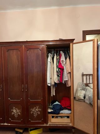 Armario antiguo madera maciza