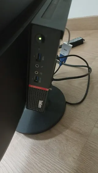 Mini PC Lenovo ThinkCentre + Monitor Asus