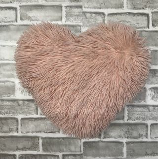 Cojín Corazón Rosa Suave