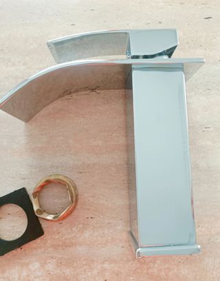 Grifo de lavabo nuevo monomando baño lavadero