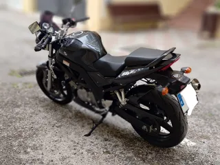 Suzuki SV650 2006 - 13.000km - ITV 2027