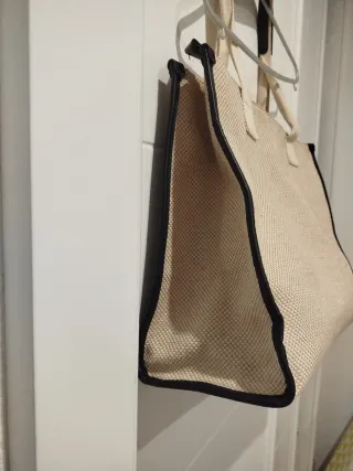 Bolso de tela beige y negro