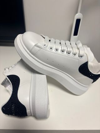 Alexander McQueen Deportivas Blancas con Brillo
