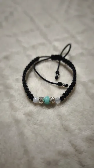 Pulsera esmeralda y balines plata