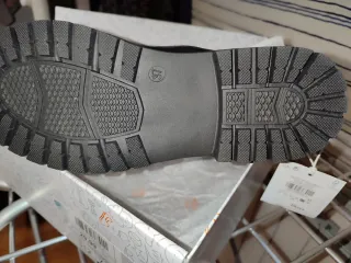 Botas militares negras con cremallera