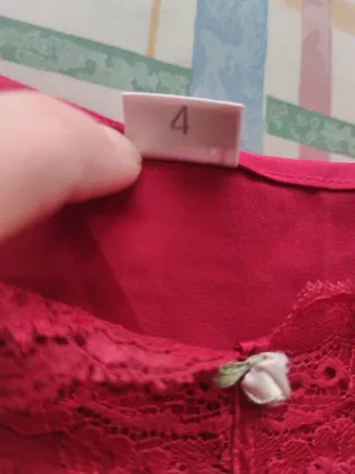 Vestido lencero burdeos