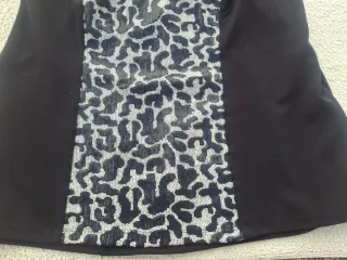 Top Negro T XL. Medidas en descripción