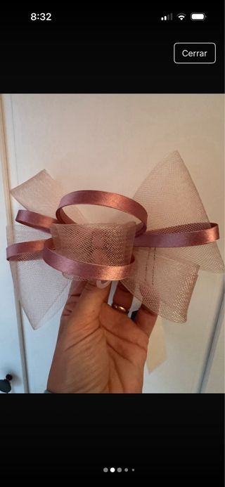 Tocados de pelo beige y rosa