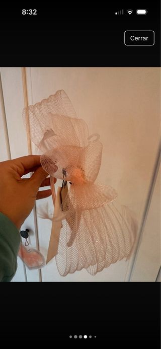 Tocados de pelo beige y rosa