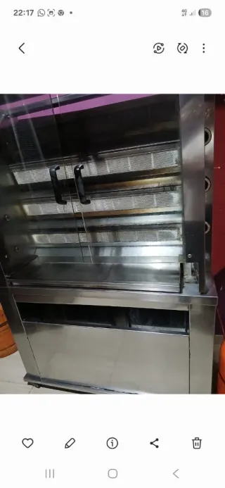 Asador de pollos en buen estado