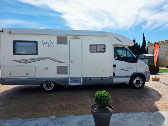 Renault MCLOUIS TANDY PLUS 365 - Aire/Toldo/Nevera