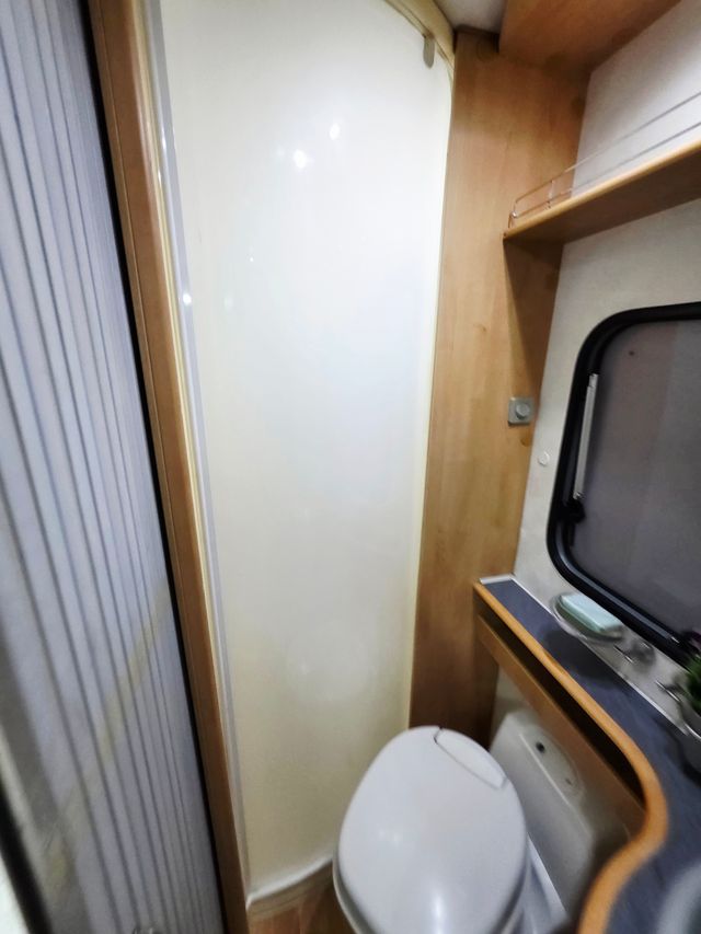 Renault MCLOUIS TANDY PLUS 365 - Aire/Toldo/Nevera