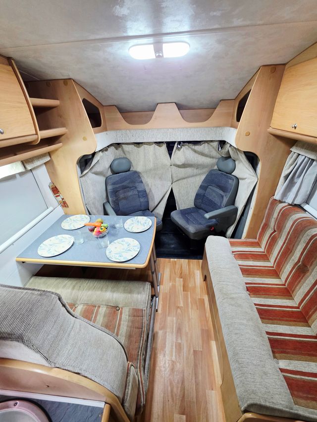 Renault MCLOUIS TANDY PLUS 365 - Aire/Toldo/Nevera