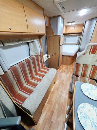 Renault MCLOUIS TANDY PLUS 365 - Aire/Toldo/Nevera