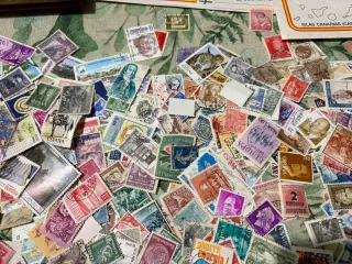 Lote Sellos y Álbum de Isabel II