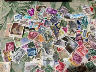 Lote Sellos y Álbum de Isabel II