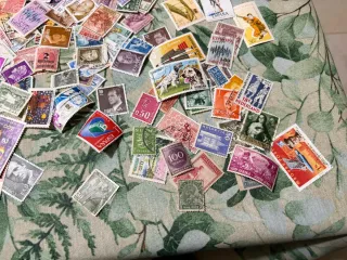 Lote Sellos y Álbum de Isabel II