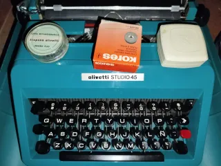 Máquina de escribir Olivetti Studio 45 Azul Turque