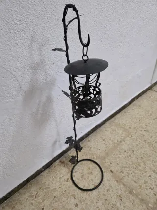 Farol de pie hierro forjado antiguo