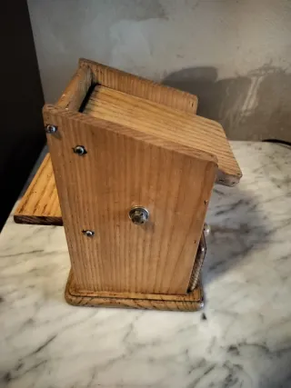 Grattugia formaggio vintage legno metallo